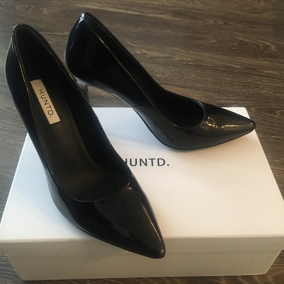 Huntd Vegan Patent Black Classic Pumps - Picture 5 of 10